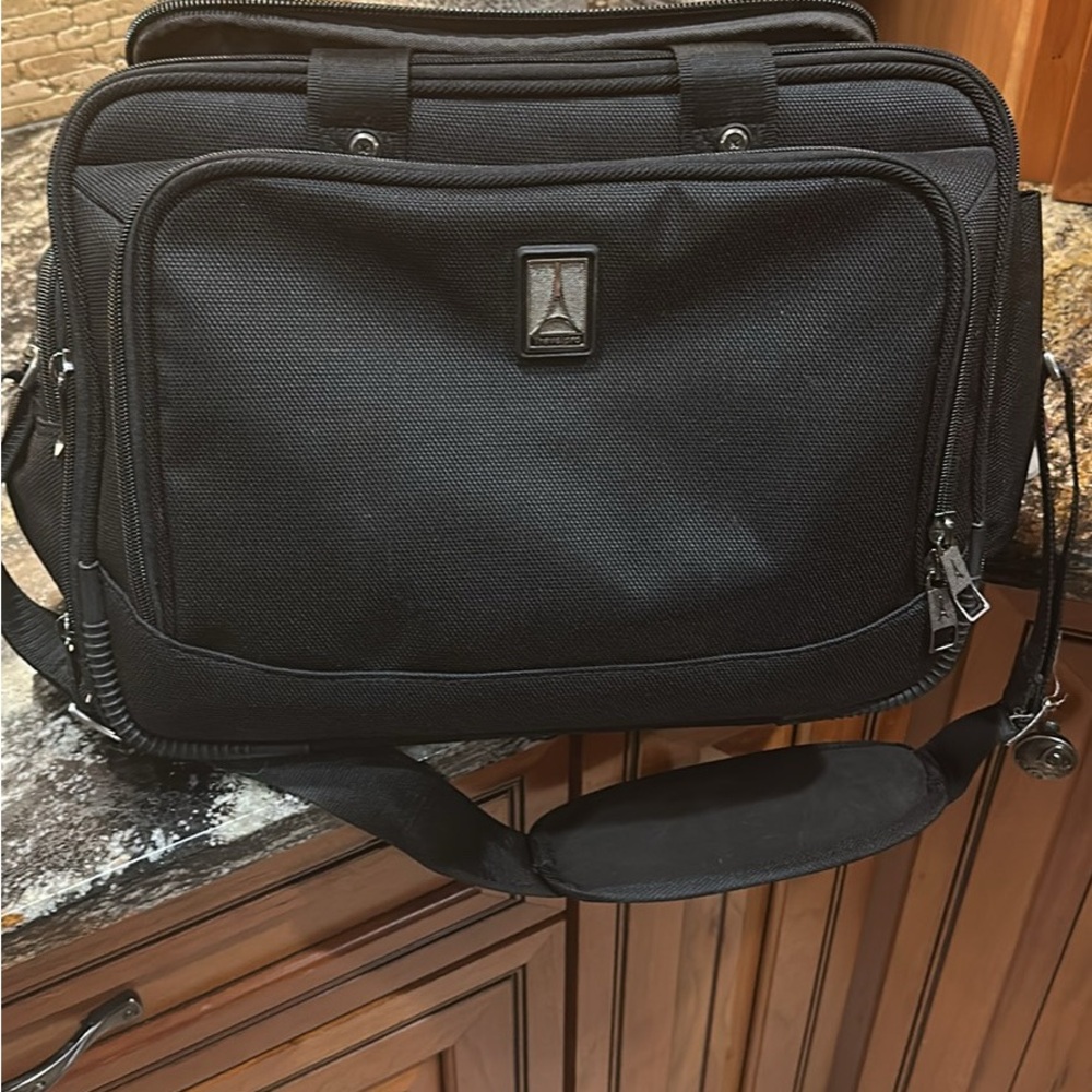 Travelpro Black Travel Bag flightcrew5 tote